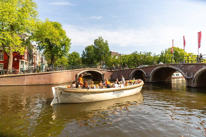 Amsterdam Private Boat Trip with Pizza and Unlimited Drinks - Pizza choices and the drinks that keep the cruise fun