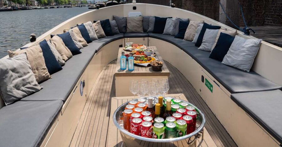 Amsterdam: Private Canal Booze Cruise with Unlimited Drinks - Should you book Starboard Boats?