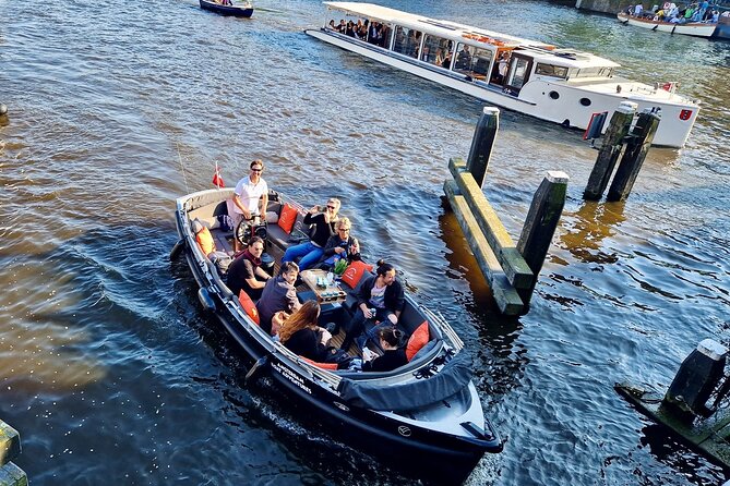 Amsterdam Private Canal Cruise – 90 Minutes through the Old City - From the Amstel River to the dancing houses and leaning facades