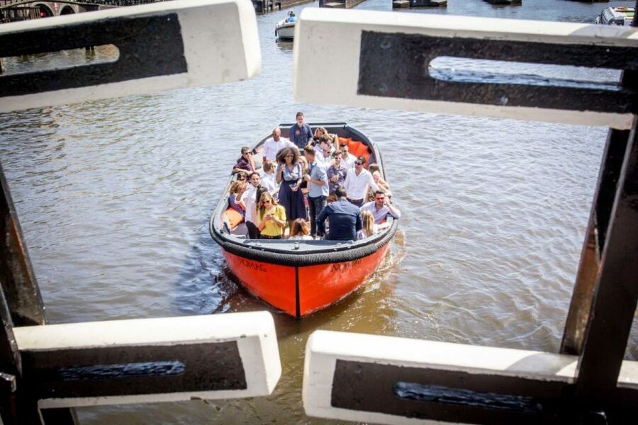 Amsterdam: Private Cruise with Drinks & Optional Snacks - The Skipper Guide Experience, and Why Local Stories Matter
