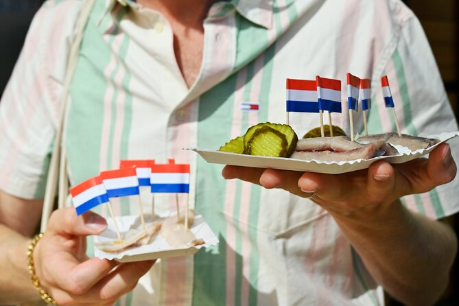 Amsterdam Private Food & Drinks Tour by UNESCO Canals & Jordaan - Start at Gastrovino in Spuistraat, where the tasting begins with Gouda