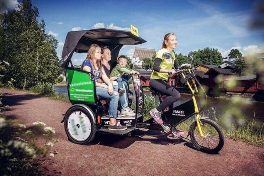 Amsterdam: Private Guided City Tour by Pedicab - Logistics that matter: hotel pickup, languages, and weather limits