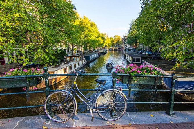 Amsterdam: Private Introduction Walking Tour (TOP RATED) - Price and value: why 39.20 can be smart