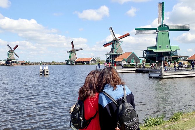 Amsterdam private tour to windmills, cheese farm and villages - Simonehoeve cheese farm: tastings, clogs, and hands-on Holland