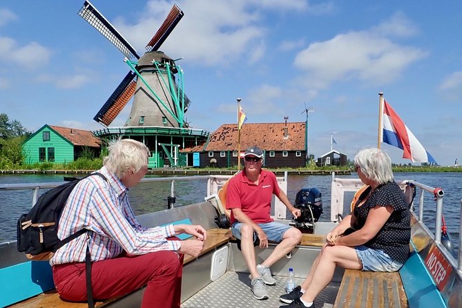 Amsterdam private tour to windmills, cheese farm and villages - Broek in Waterland: wooden buildings and a quieter pace