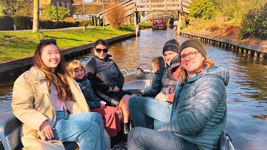 Amsterdam : Private Tour Zaanse Schans - Your guide makes or breaks a small-group tour