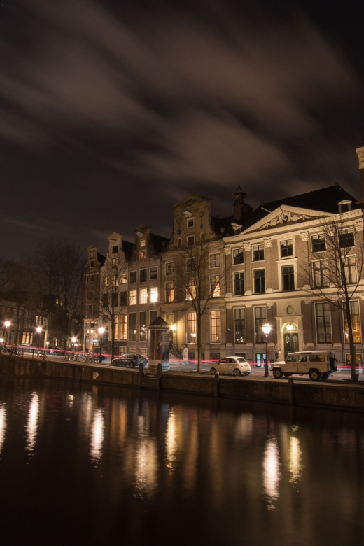Amsterdam: Private Walking Tour with a Local - The best part: local food and café guidance