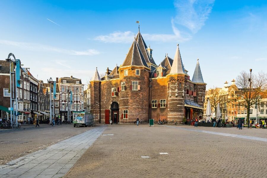 Amsterdam: Red Light District 1-hour Smartphone Audio Tour - Dam Square to Nieuwmarkt, how the tour actually moves