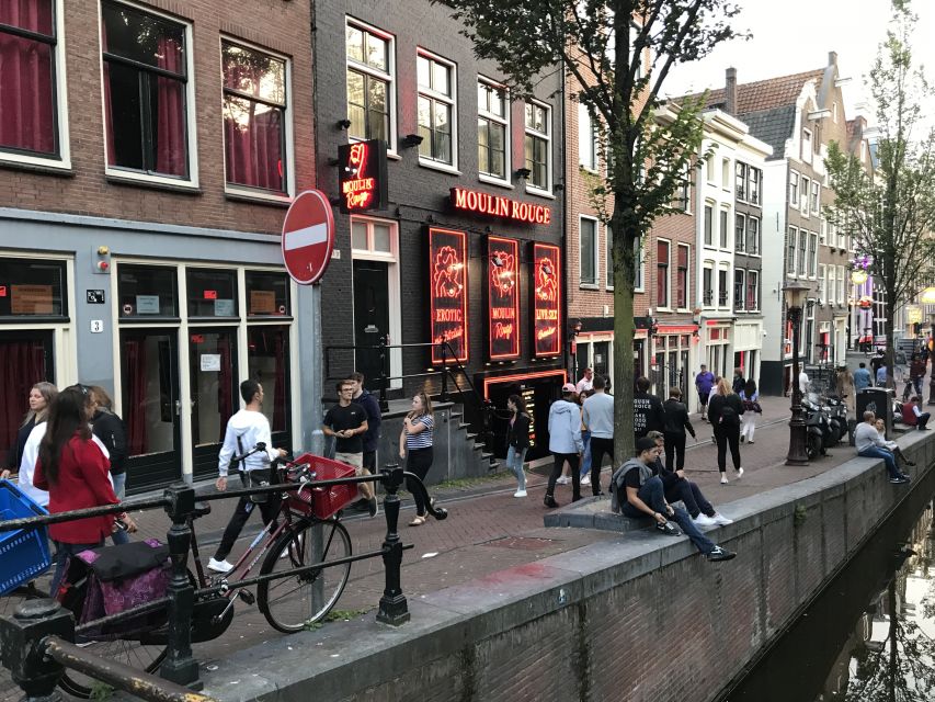 Amsterdam: Red Light District and Local Pub Tour - Key highlights you’ll actually feel on the walk