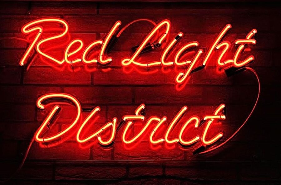 Amsterdam: Red Light District Exclusive Night Tour - Oude Kerk and Old Town orientation, a solid start for first-timers