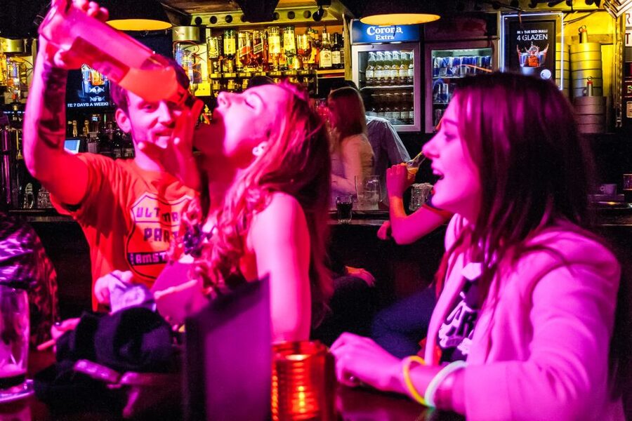Amsterdam: Red Light District Pub Crawl with Unlimited Shots - Why This Amsterdam Red Light District Crawl Feels Different