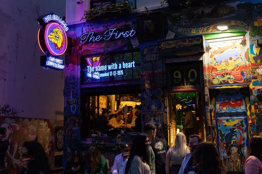 Amsterdam: Red Light District Tour in DE/EN/IT/ES/FR - What the Best Guides Do Well (Based on Recent Feedback)