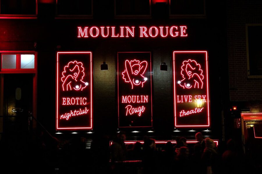 Amsterdam: Red Light District Tour in English or German - Starting points that help you match the tour to your day