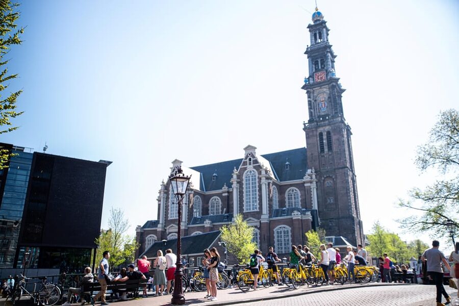 Amsterdam: Relaxed City Highlights Guided Bike Tour - Museumplein and P.C. Hooftstraat: From Art Density to Luxury Canals