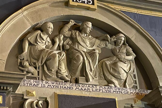 Amsterdam’s Ghostly Experiences Group Tour - Royal Palace Amsterdam: Power, Exhibitions, And A Quick Turn