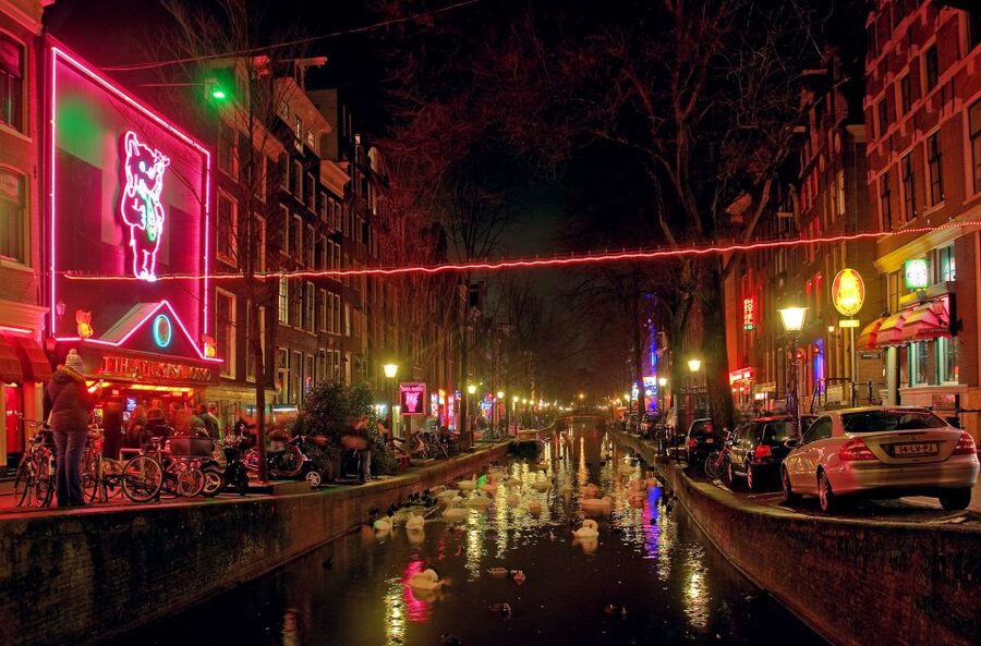 Amsterdam: Sex, Drugs, and Freedom Walking Tour - Why this tour feels more useful than a quick red-light visit