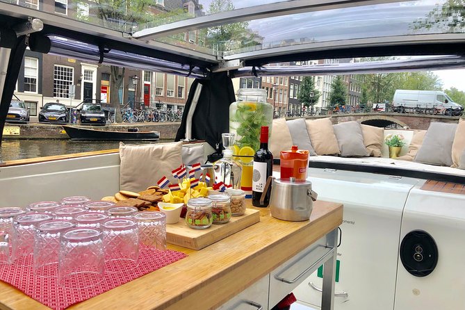 Amsterdam Small-Group Breakfast Morning Cruise - Meeting at Keizersgracht 401 and getting settled fast