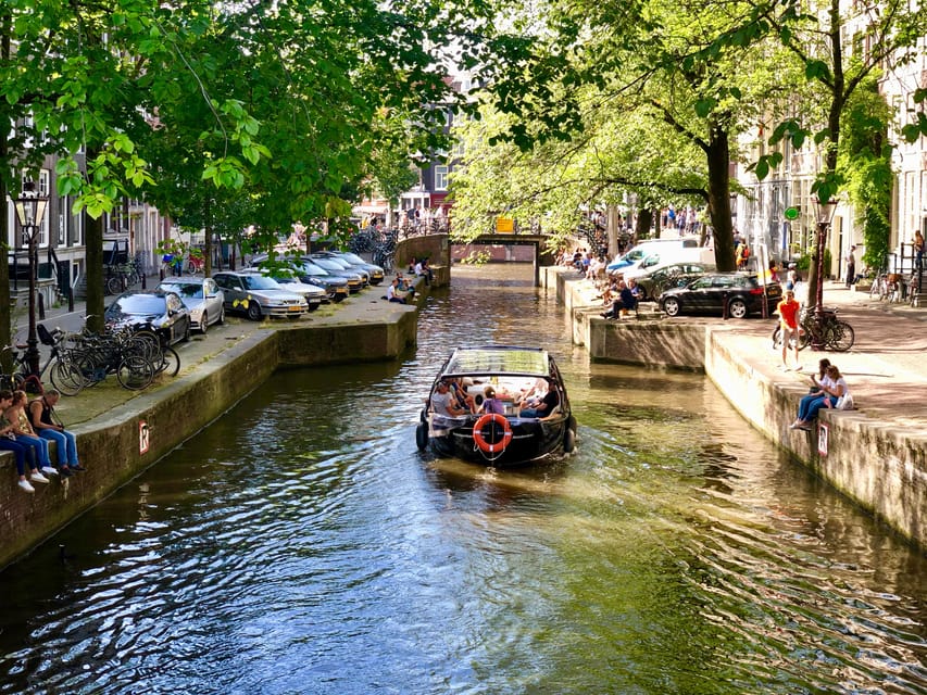 Amsterdam Small Group Canal Cruise inc Snacks/Drinks Winter - The food angle: bitterballen and stroopwafel that feel like Amsterdam