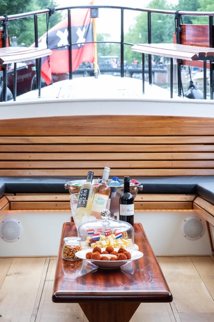 Amsterdam: Small-Group Canal Cruise incl. Drinks and Snacks - From Centrum to the red light district: what you see, and how you should think about it