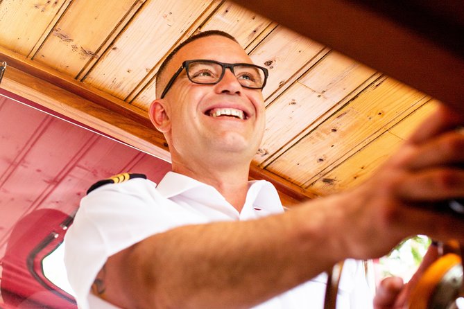 Amsterdam Small-Group Canal Cruise With Dutch Snacks and Drink - Artis Zoo and the LGBTQ+ monument in the same cruise, a thoughtful combo