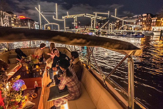 Amsterdam Small-Group Evening Canal Cruise Including Wine, Craft Beer, Cheese - Timing: why the evening light is the real attraction