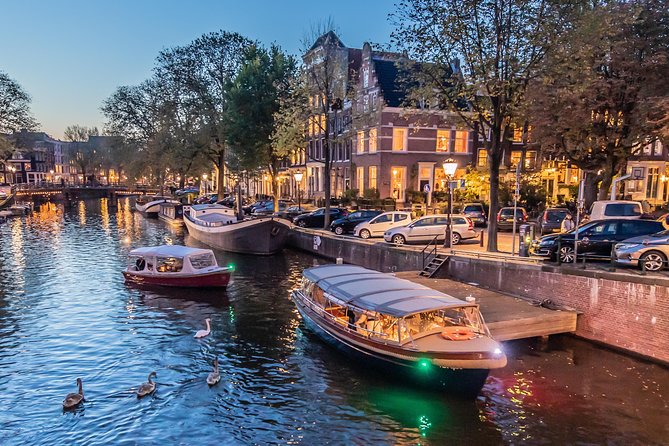 Amsterdam Small-Group Evening Canal Cruise Including Wine, Craft Beer, Cheese - Host and captain quality: how the storytelling changes the cruise