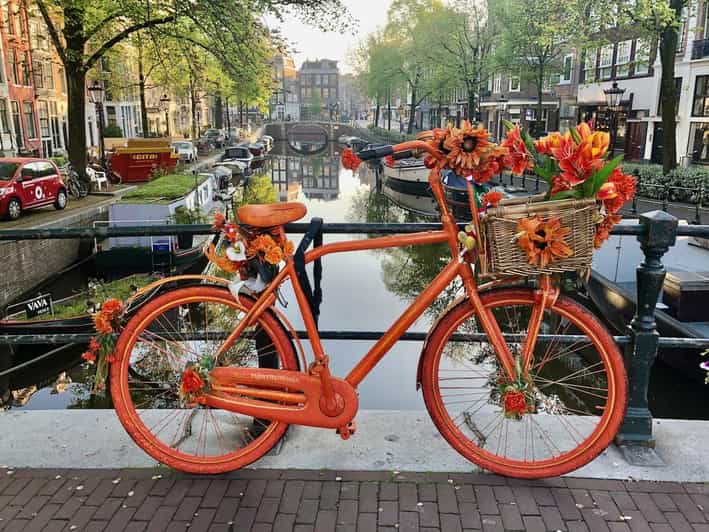 Amsterdam: Small Group Walking Tour with Fun Guide - A Gentle 3-Hour Rhythm Through Amsterdam on Foot