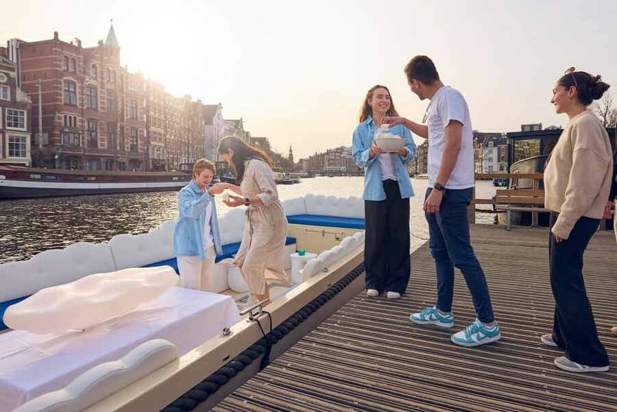 Amsterdam: Smoke & Cruise on covered Cannabis Boat With Bar - Live hosting in English: coffee shop history without the lecture