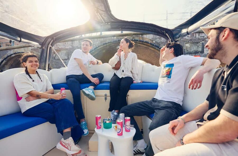 Amsterdam: Smoke & Cruise on covered Cannabis Boat With Bar - Who should choose this smoke and cruise on the Cloud Boat