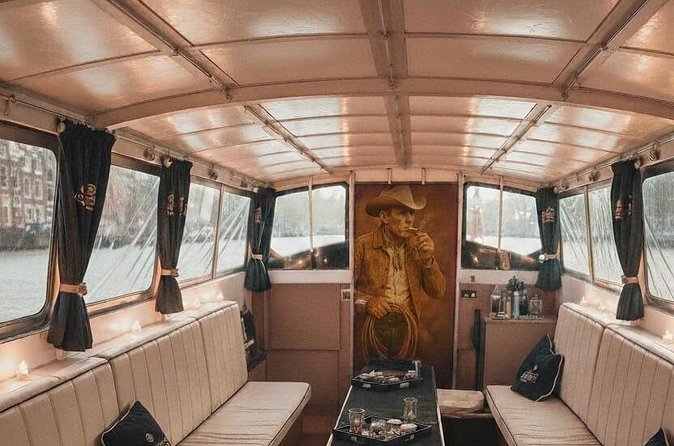 Amsterdam Smoke Friendly Cruise with drinks option & local guide - Light festival style displays, how to get the best view