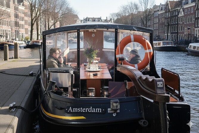 Amsterdam Smoke Friendly Cruise with drinks option & local guide - Drinks and snacks: mostly on-board purchase
