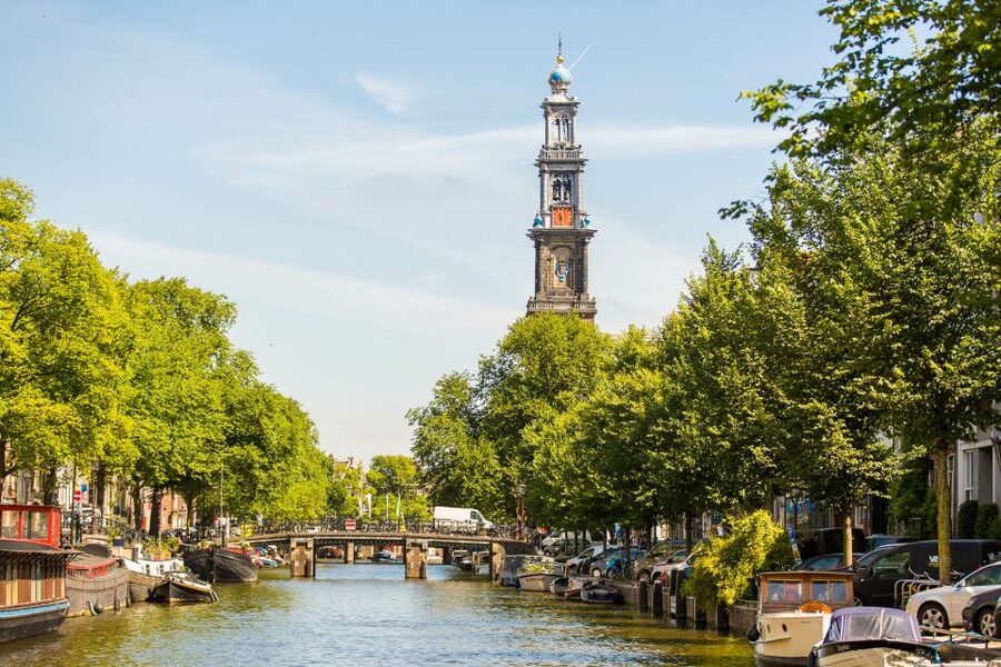 Amsterdam: Stedelijk Museum and 1-Hour Canal Cruise - Audio guide languages, and how to use them without turning the trip into homework