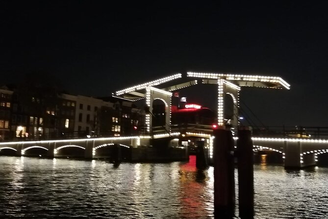 Amsterdam: The Bulldog Boat Smoke-Friendly Cruise & 2 Drinks - Amsterdam Central Station Meeting: Fast Finder, Blue Flag, Stairs to the Water