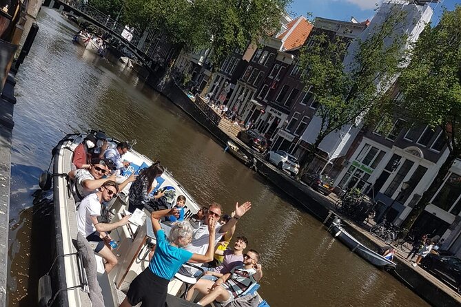 Amsterdam: The Bulldog Boat Smoke-Friendly Cruise & 2 Drinks - Drinks and Atmosphere: Two Included, Plus a BYO Snack Style