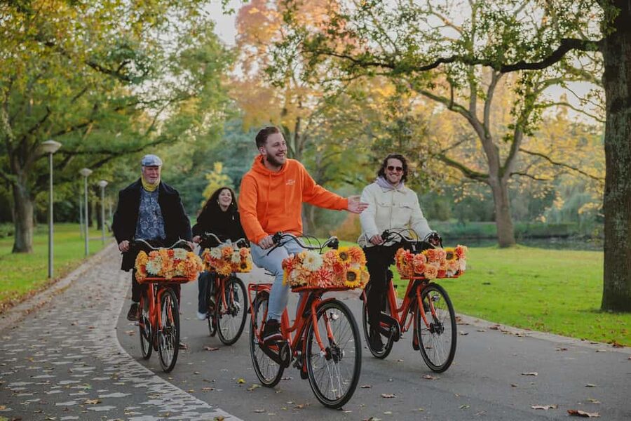 Amsterdam: Top Highlights Guided Bike Tour - Why This 1.5-Hour Bike Loop Makes Sense in Amsterdam