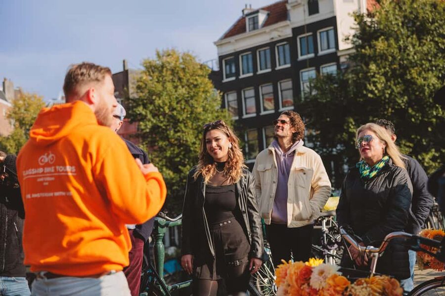 Amsterdam: Top Highlights Guided Bike Tour - Leidse Square Street Food Moment and Vondelpark’s Breezy Reset
