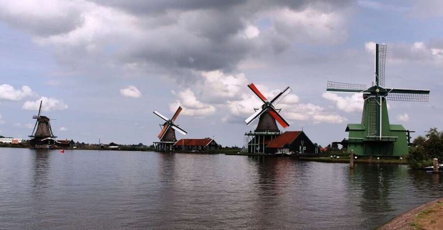Amsterdam: Volendam, Windmill, and Cheese Farm Private Tour - From Amsterdam to Zaanse Schans: why this half-day feels efficient
