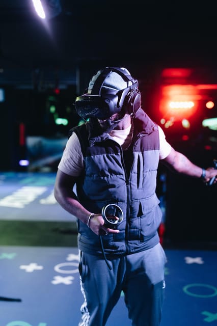 Amsterdam: VR Game Park Free-Roaming Experience - Should you book this VR game park experience?