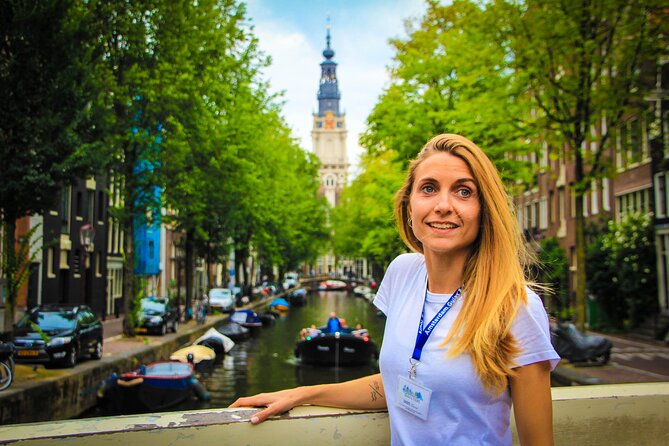 Amsterdam Walking Tour and Cruise with Drinks and Cheese Tasting - Muntplein and Begijnhof Gardens: Beautiful Quiet in the Middle of It All