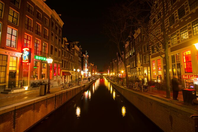 Amsterdam Walking Tour: Explore the Red Light District - Why the 7-Stop Evening Route Works So Well
