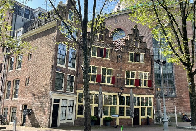 Amsterdam Walking Tour: Explore the Red Light District - Fo Guang Shan He Hua Temple: Traditional Chinese Buddhism in Amsterdam