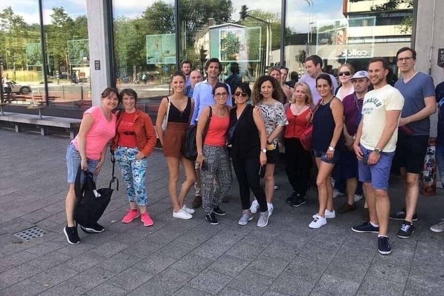 Amsterdam: Walking Tour of Historic Center - Your Guide: Adaptable, Question-Friendly, and Often a Real Storyteller