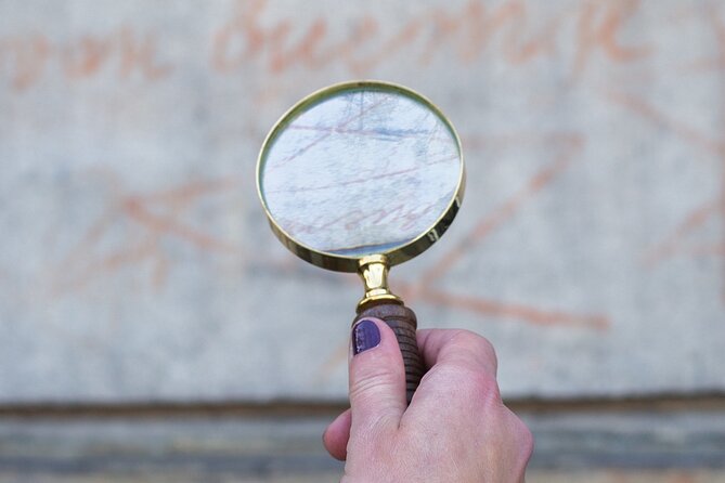 Amsterdam Walking Tour: Urban Legends & History with local guide - What makes the guide approach work so well