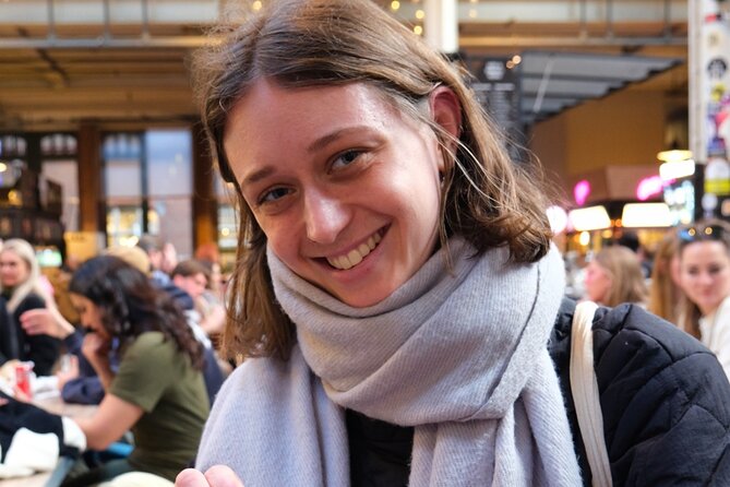 Amsterdam-West Food Tour with local guide - Stop 3: Larry’s in Amsterdam West, global street food with attitude