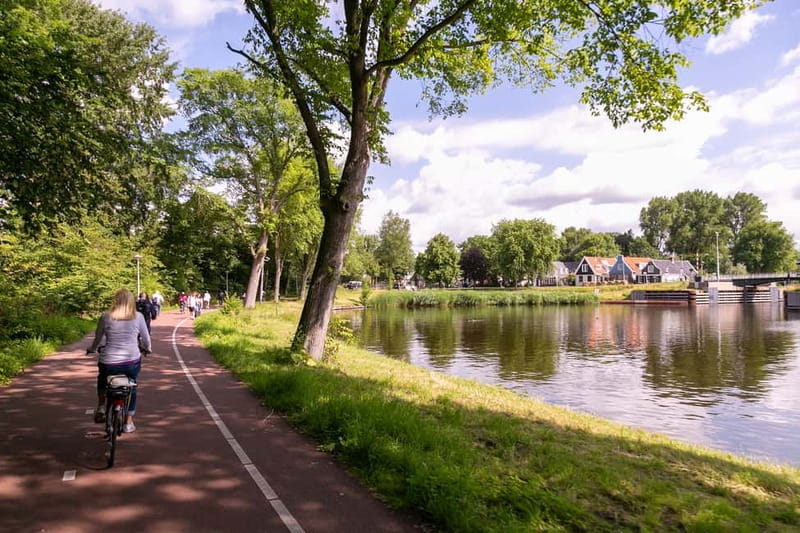 Amsterdam: Windmill, Cheese, and Countryside E-Bike Tour - Monnickendam and Katwoude: canal towns with a slower beat