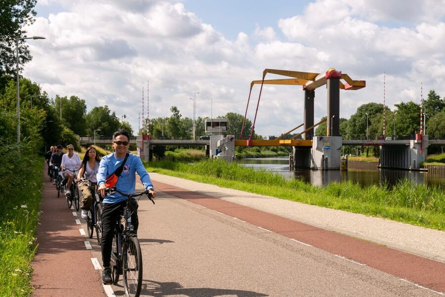 Amsterdam: Windmill, Cheese, and Countryside E-Bike Tour - Zunderdorp and the fishing village feel like small chapters