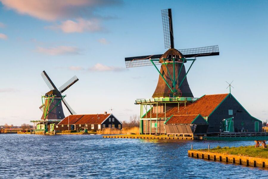 Amsterdam: Windmills, Edam, Volendam and Marken Private Tour - Edam: cobblestones, a cheese farm visit, and timed tasting