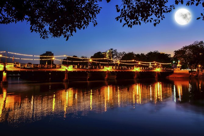 Amsterdam Wine and Cheese Evening Cruise - The canal route: what you’ll see between Damrak and the return