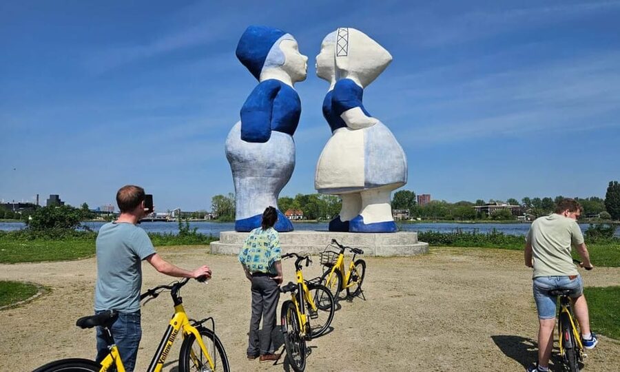 Amsterdam: Zaanse Schans E-Bike Tour with Windmills & Cheese - Cycling Out of Amsterdam, Wind in Your Hair