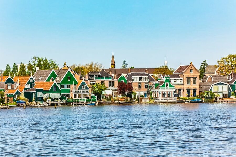 Amsterdam: Zaanse Schans, Edam, Volendam & Marken Bus Tour - The Cheese Interlude: Edam and Gouda Tasting